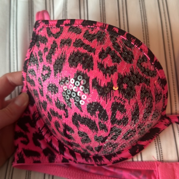 Victoria’s Secret Push-Up Plunge Hot Pink Leopard Print Bra Size 34B - Picture 5 of 5